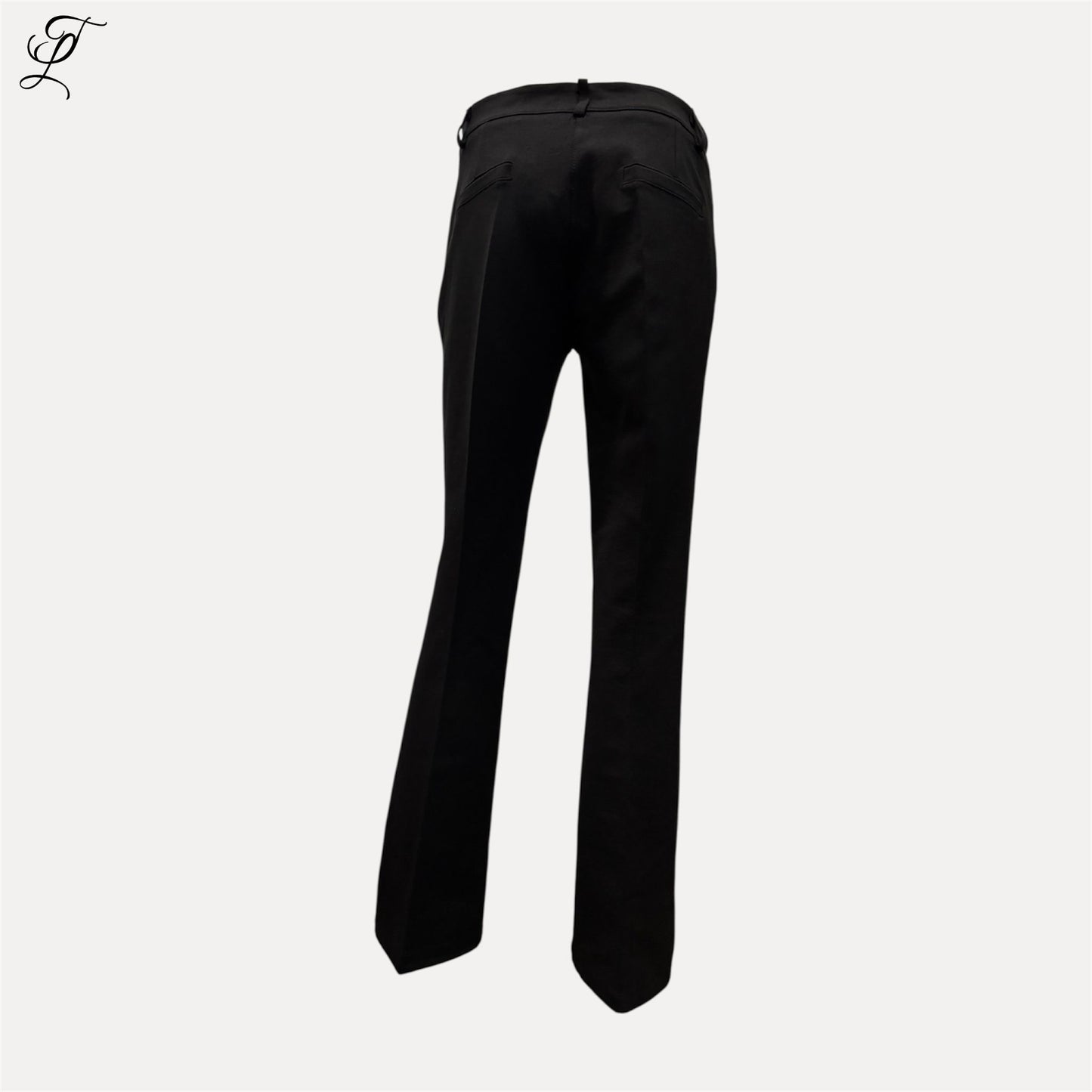Zwarte Chastar klassieke flair broek met elegante snit en uitlopende pijpen, geschikt voor zakelijke en casual looks.