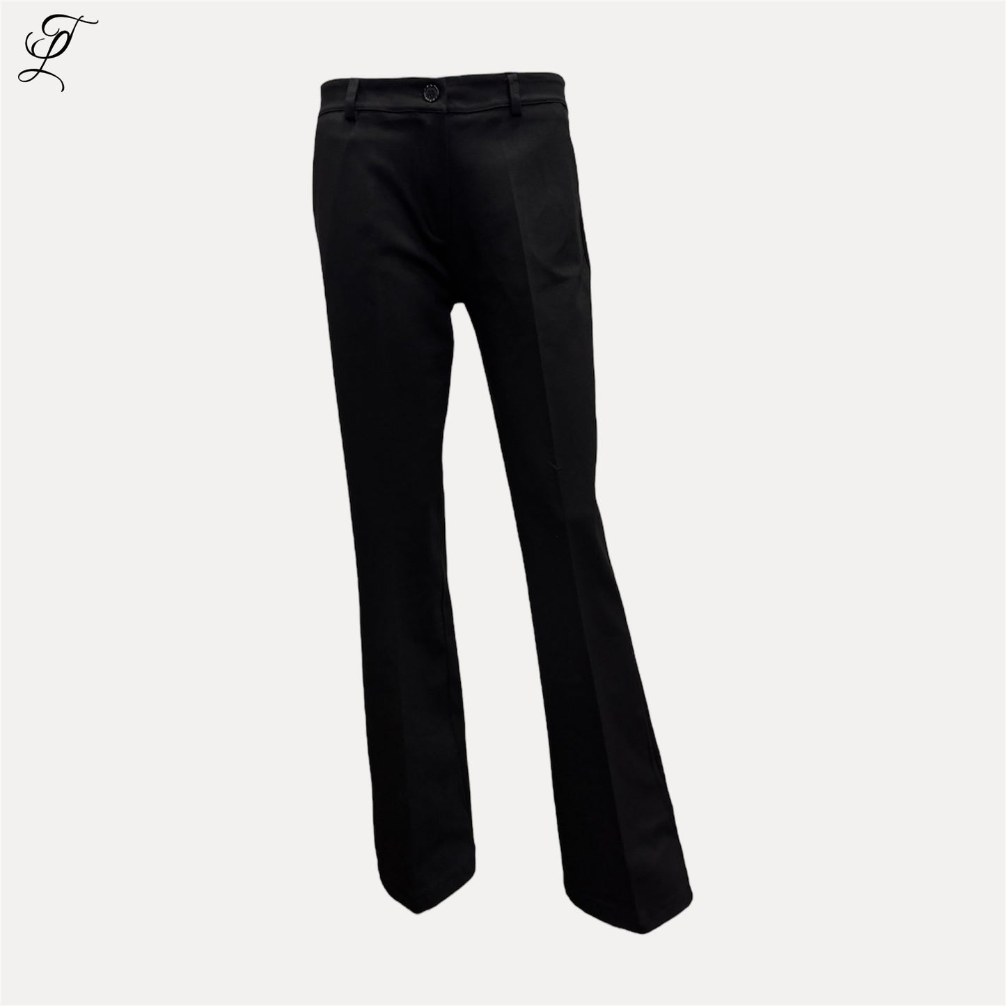 Chastar Klassieke zwarte flair broek met elegante pasvorm en uitlopende pijpen uit de herfst collectie.