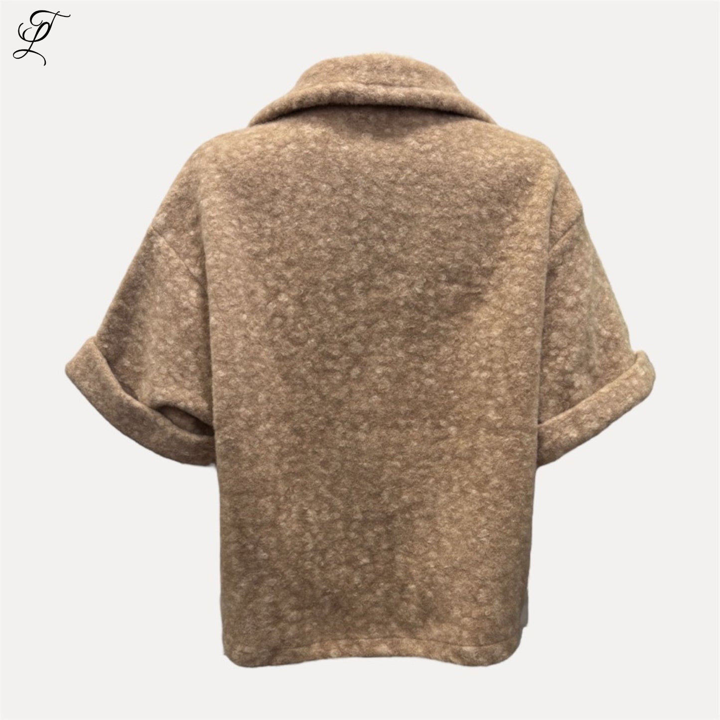 Chastar korte bouclé jas in beige met wijde korte mouwen en dubbele knoopsluiting uit de Jassen & Blazers collectie.
