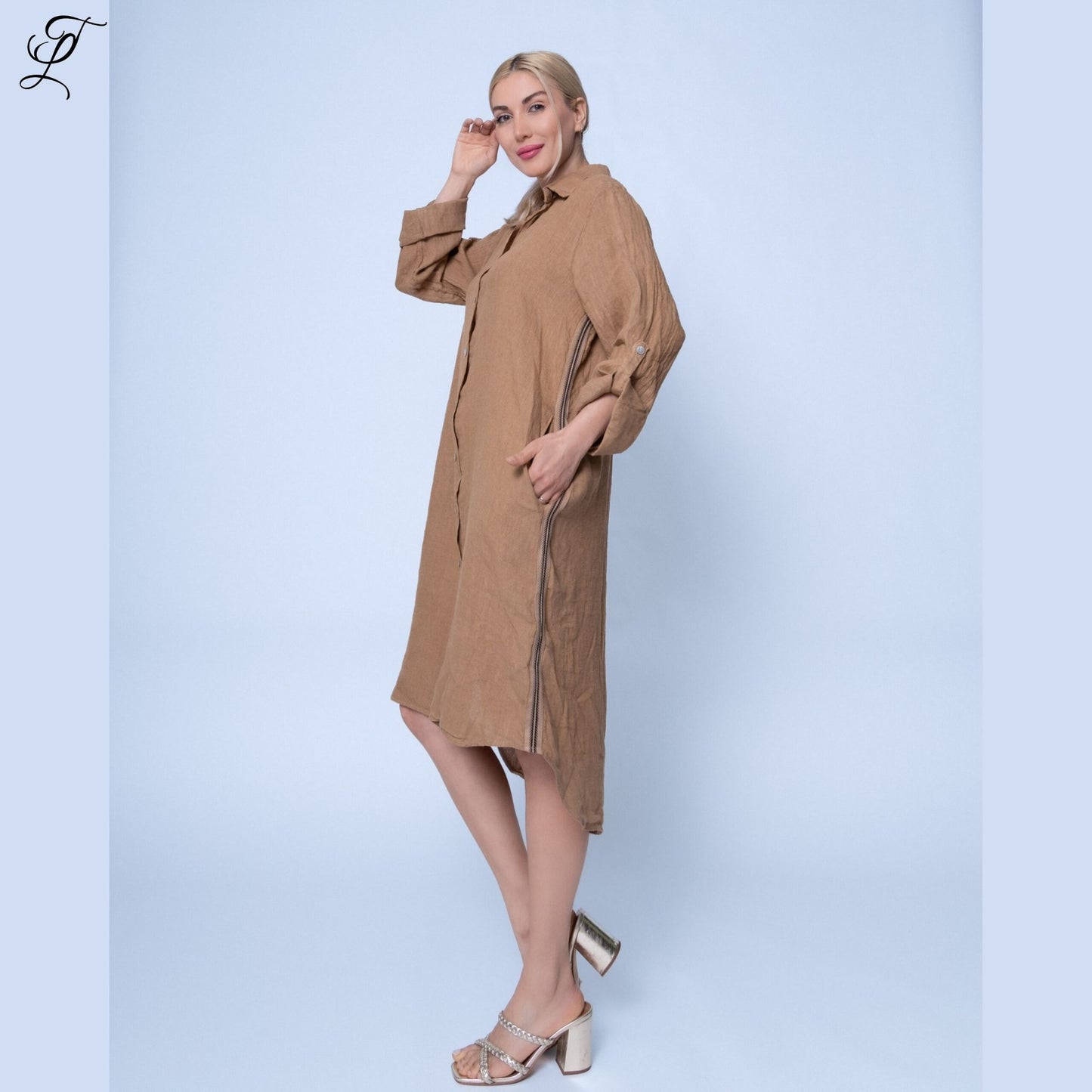 Chastar Linnen Jurk in camelkleur, losvallend model met knoopsluiting en opgerolde mouwen, casual chique stijl - Jurken & Tunieken