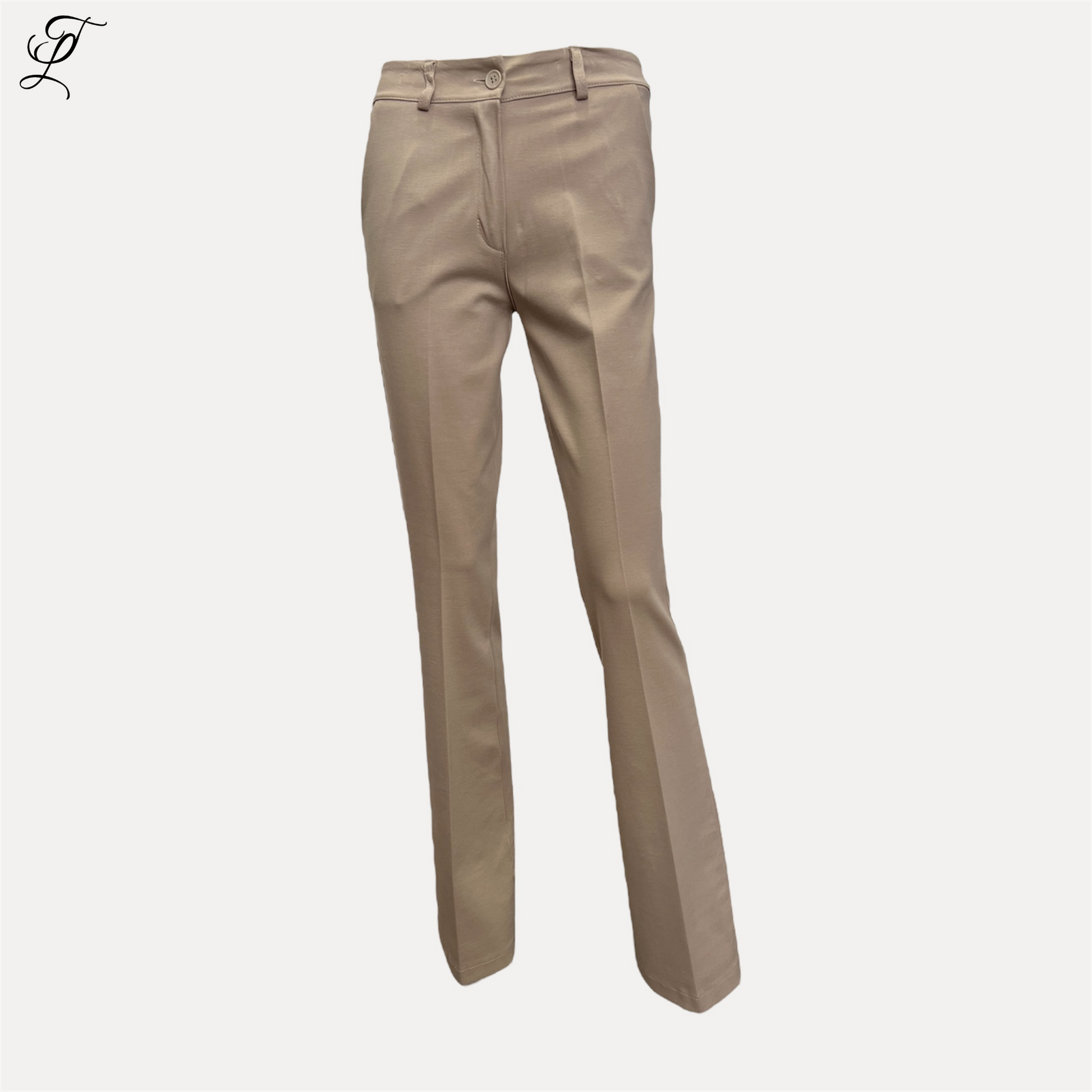 Chastar Flair Broek in elegante beige uitvoering met stijlvolle uitlopende pijpen. Klassieke damesbroek met hoge taille en verfijnde pasvorm, perfect voor zakelijke en casual looks. Bestsellers, Collectie, Home page