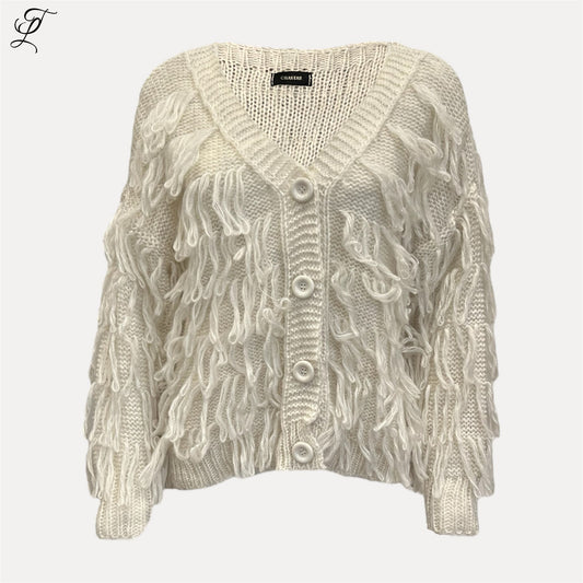 Chastar Fringe Knit Vest in crème met losse breisel en decoratieve franjes, V-hals en knoopsluiting, comfortabele pasvorm.
