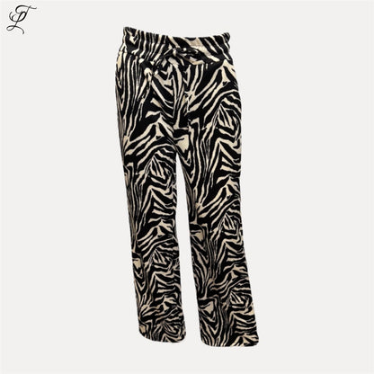 Chastar Broek Zoë met zebraprint, rechte pijpen en soepel materiaal voor een modieuze en comfortabele pasvorm