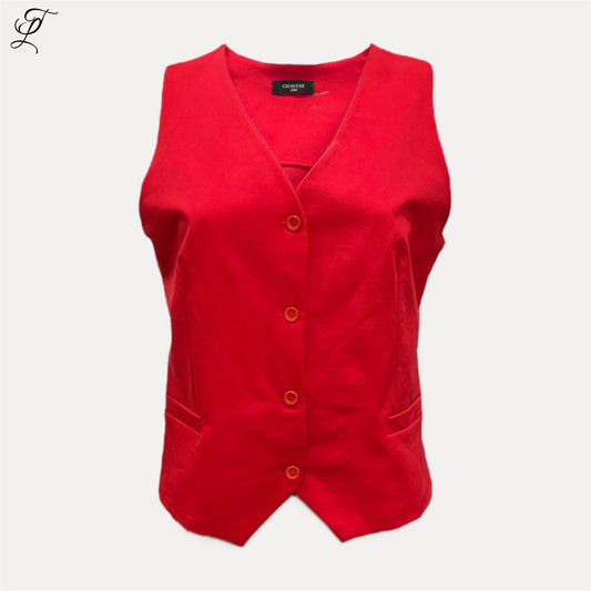Chastar Tricot Gilet Ruby mouwloos met V-hals en sierknopen voor een stijlvolle, casual look in rood.