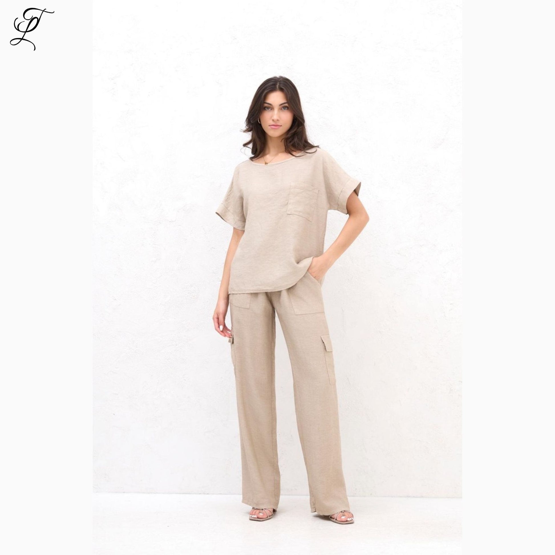 Chastar Viscose Linnen Set Emma met losse top en broek met cargo zakken in beige stof, stijlvol en comfortabel, Sets Chastar Viscose
