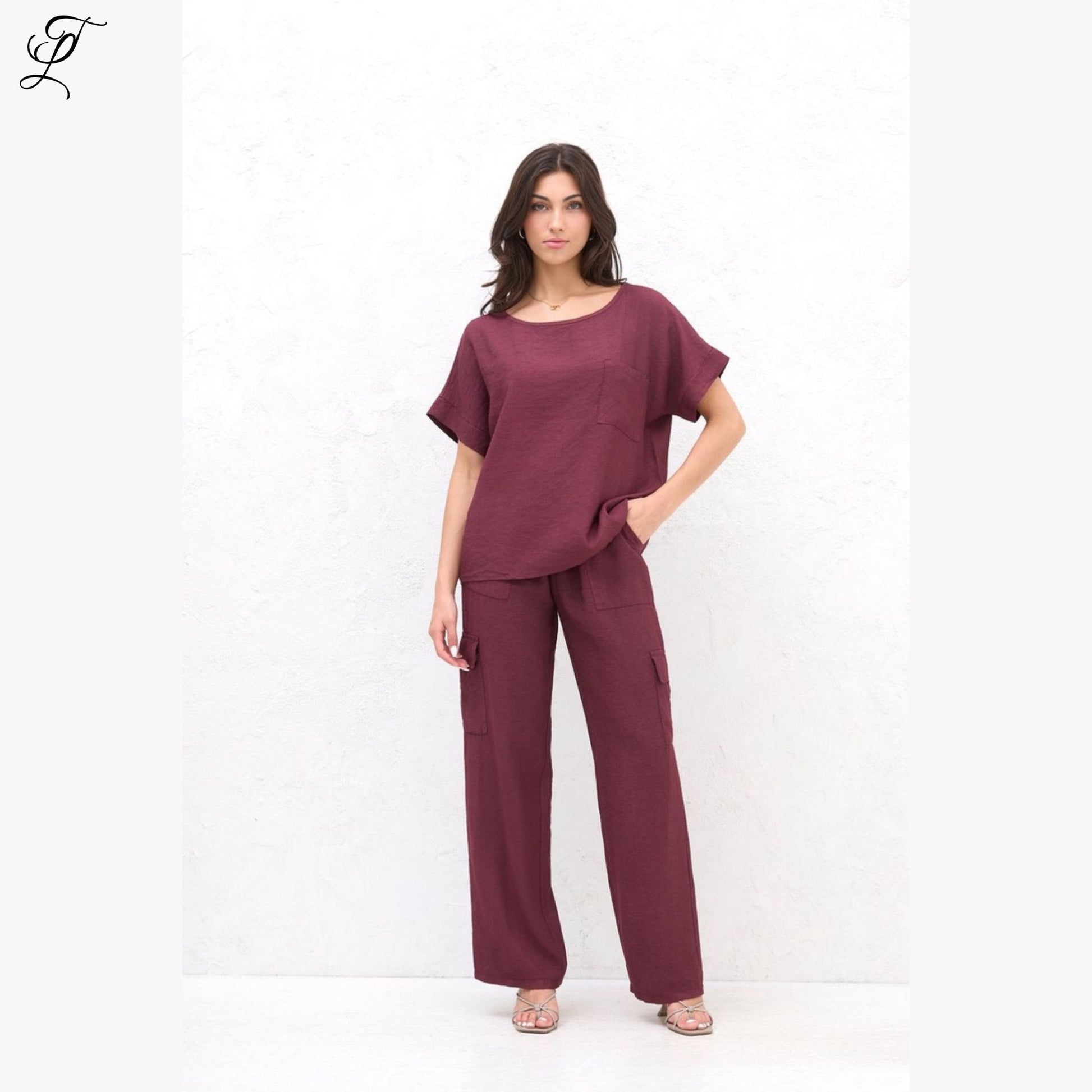 Chastar Viscose Linnen Set Emma in bordeaux met losse top en broek met cargo zakken voor comfortabel en stijlvol draagcomfort