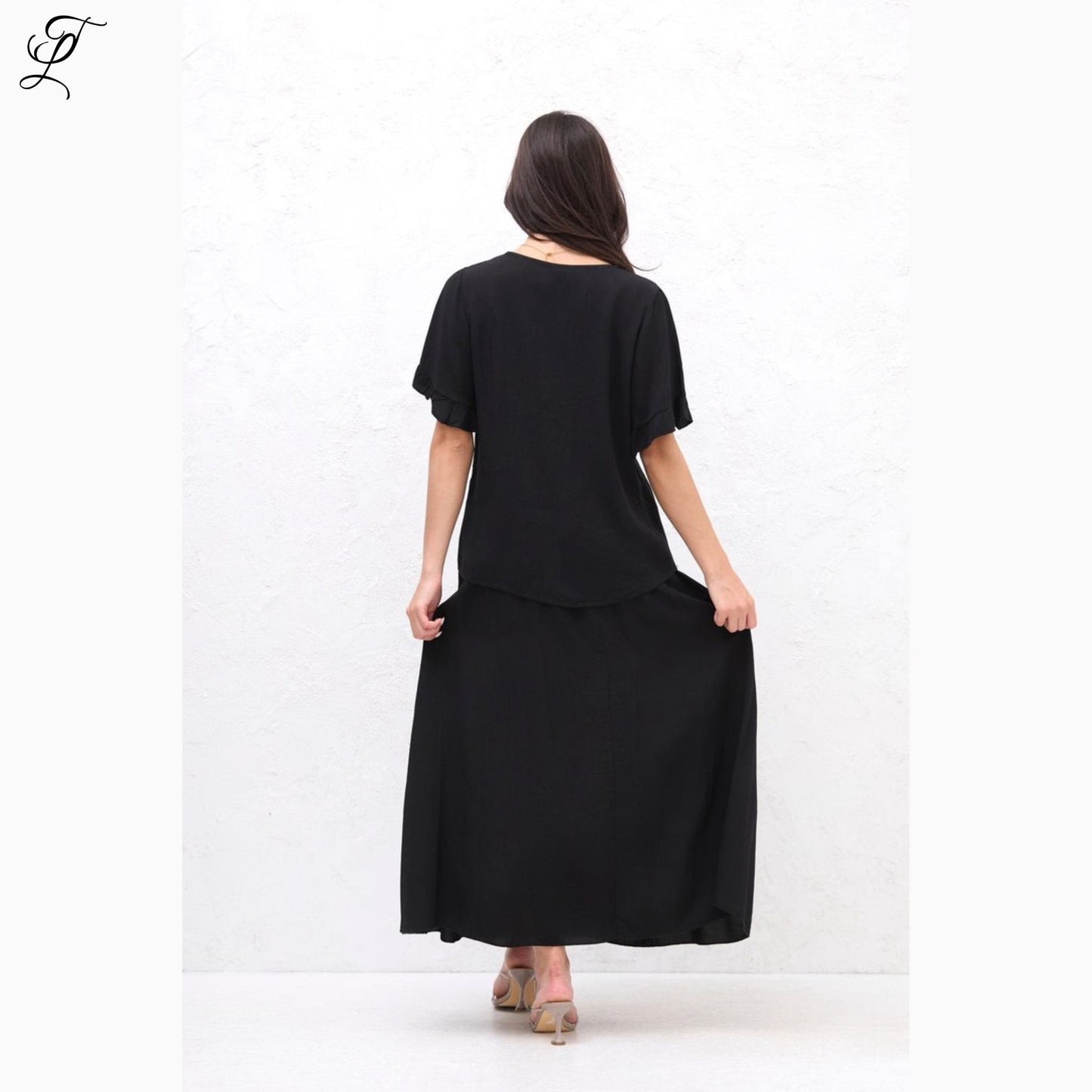 Chastar Viscose Set Isabelle in zwart, soepelvallende top met ruches en bijpassende rok voor elegante vrouwelijke look Sets Chastar Viscose