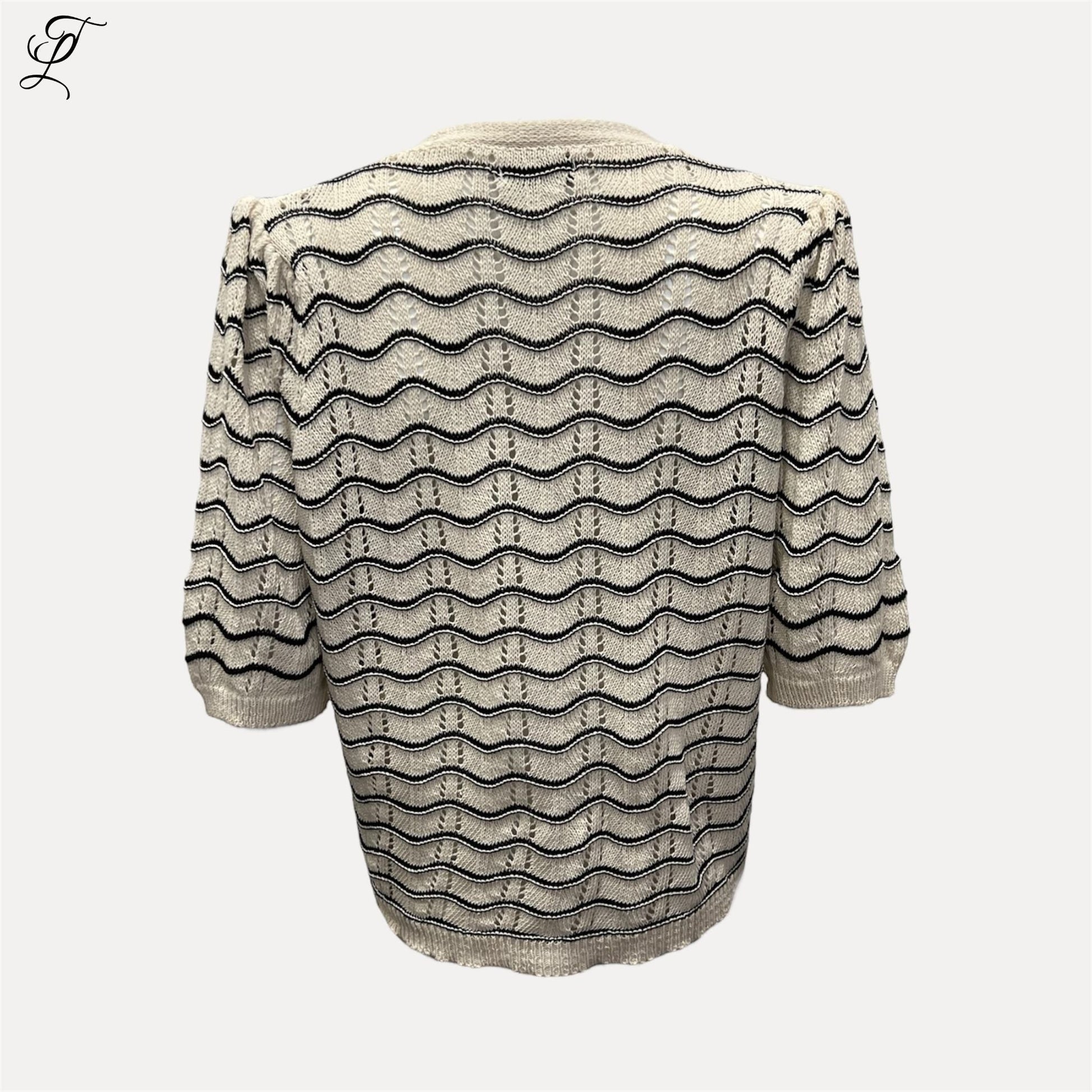 Chastar Wave Vest in beige met zwart golfpatroon, korte mouwen en knopen - elegant gebreid vest met uniek design