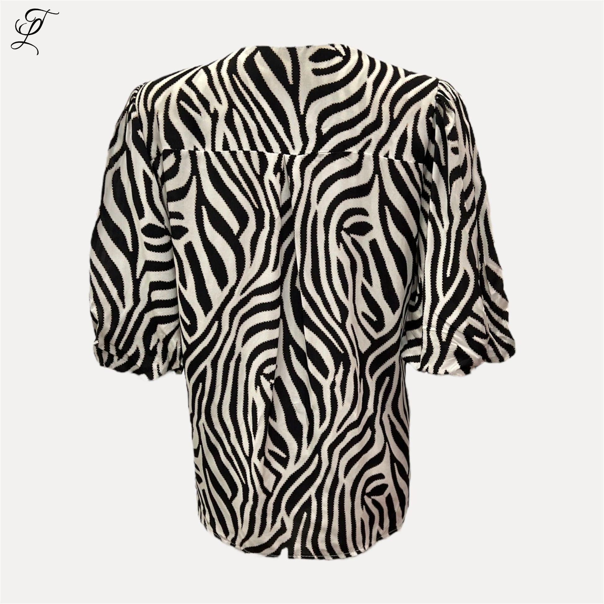 Chastar Viscose Blouse Zebra Print met losse fit en elastische pofmouwen voor een zomerse, stijlvolle look.