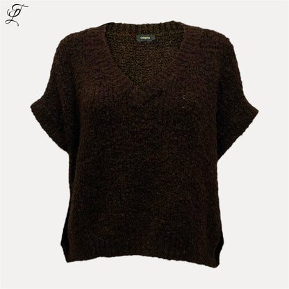 Chastar Soft Knit Gilet Noa in choco bruin, zacht gebreid mouwloos truitje met diepe V-hals en losse pasvorm.