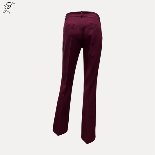 Chastar klassieke flair broek in bordeaux met elegante snit en uitlopende pijpen voor een tijdloze look.