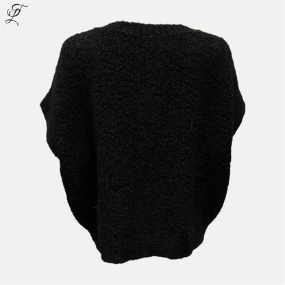Zwarte Chastar Soft Knit Gilet Noa met losse pasvorm en zachte gebreide structuur, ideaal voor laagjes en casual stijl.