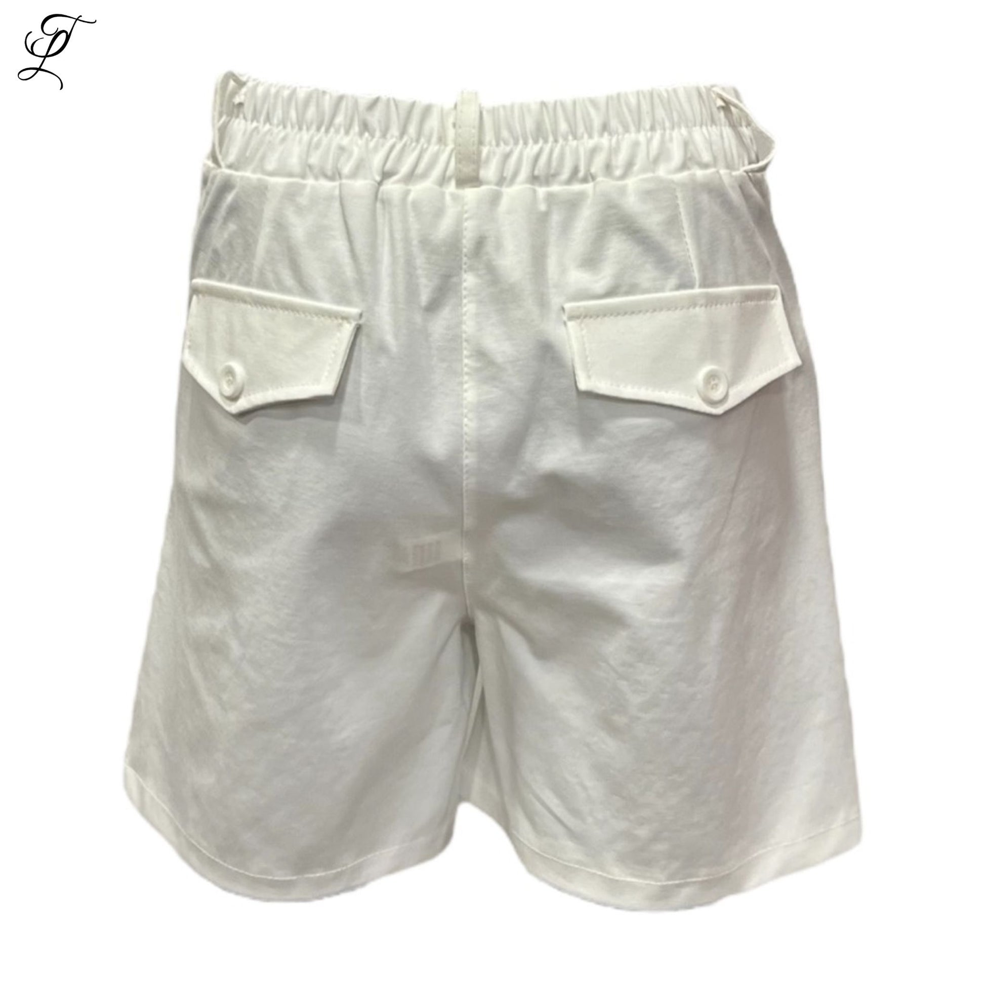 Witte Chastar Korte Broek met elastische taille, speelse klepzakken en comfortabele pasvorm, perfect voor warme dagen.