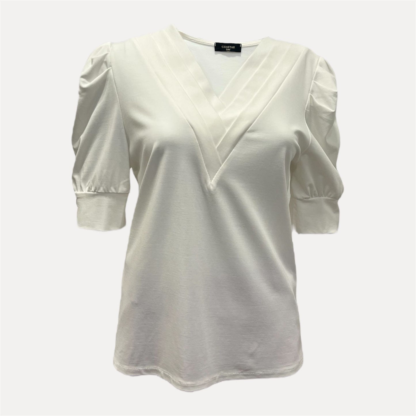 Chastar Pofmouw Tricot Top in wit met V-hals en licht gepofte mouwen voor een stijlvolle, comfortabele look.