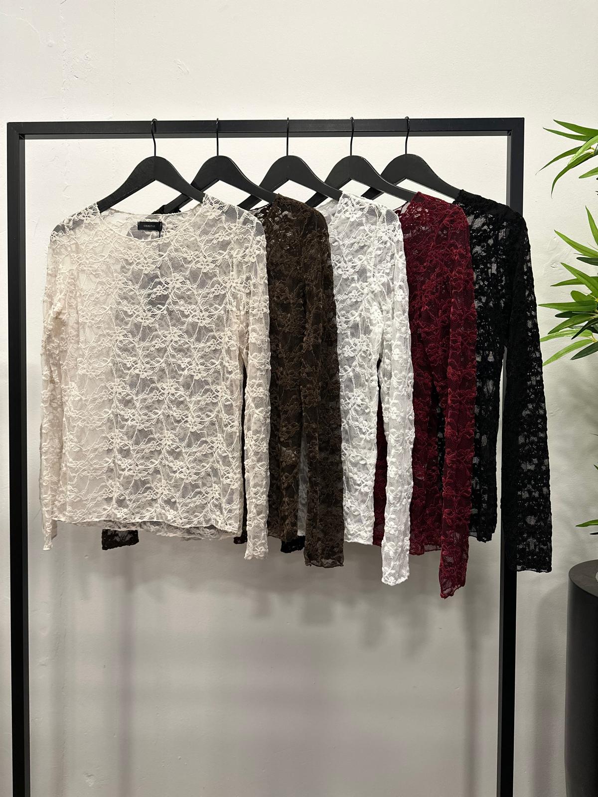 Chastar Top Noelia met bloemmotief en lange mouwen in off white, bruin, wit, bordeaux en zwart, overzicht